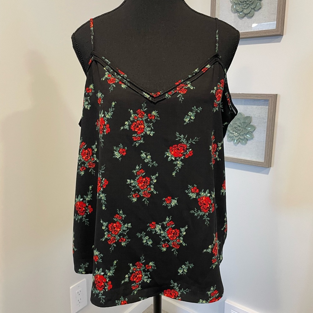 Ricki's Black with Vibrant Red Floral Pattern Blouse With Crochet Detail NWT!